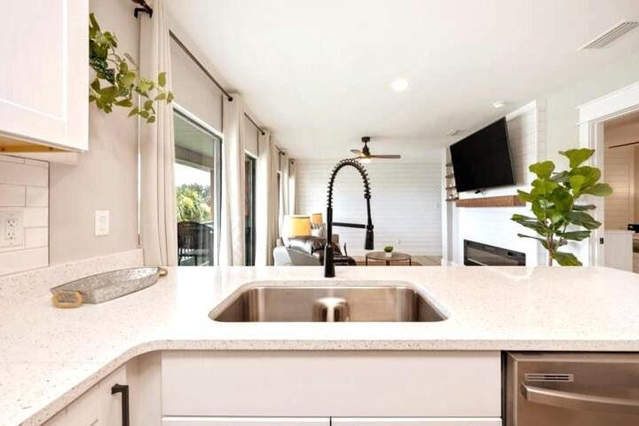 So Fire So Good 3 Comm Pools Lakeview Fireplace Destin Exterior foto